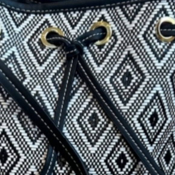 Black and White Aztec Diamond print Bucket Bag NEW in package! TODAY $35 - Picture 6 of 8